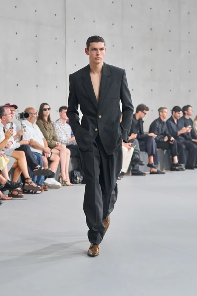 Look 7